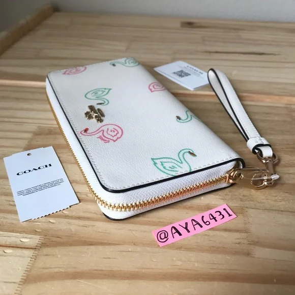 Coach wallet🎈🎈 - Picture 4 of 8